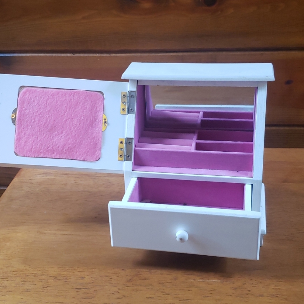 Jewelry Box - Picture 2 of 4